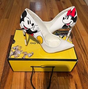 Mickey & Minnie Disney Aldo heels womens 8.5 NWT